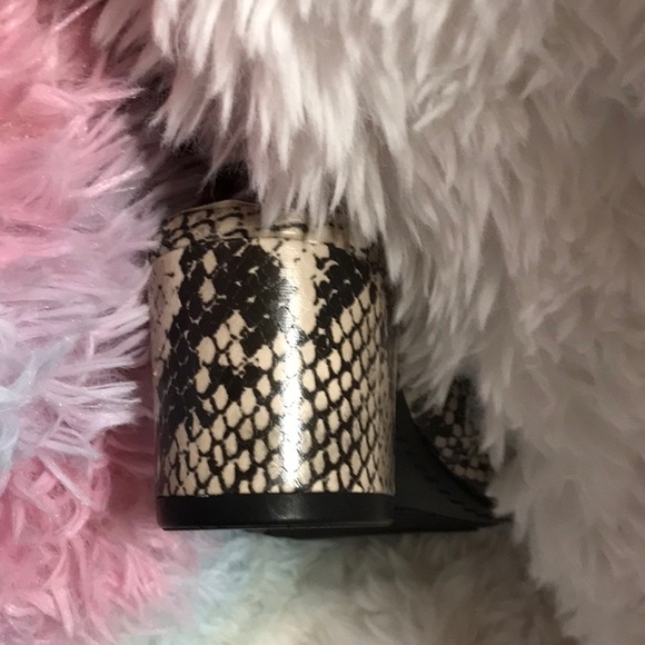 Time & Tru Size US 6 Vegan snake motif - Picture 10 of 12